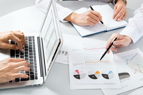 Commercial management studies and consultancy